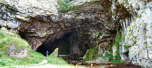 The entrance to Smoo Cave