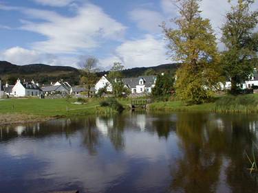 File:Pond in Balmacara Square - geograph.org.uk - 129401.jpg